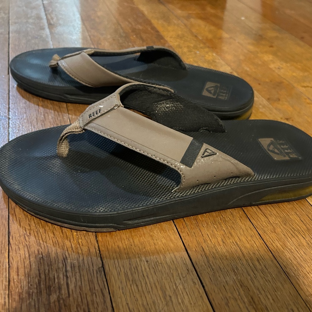 Reef Men's Black and Tan Flip-Flops